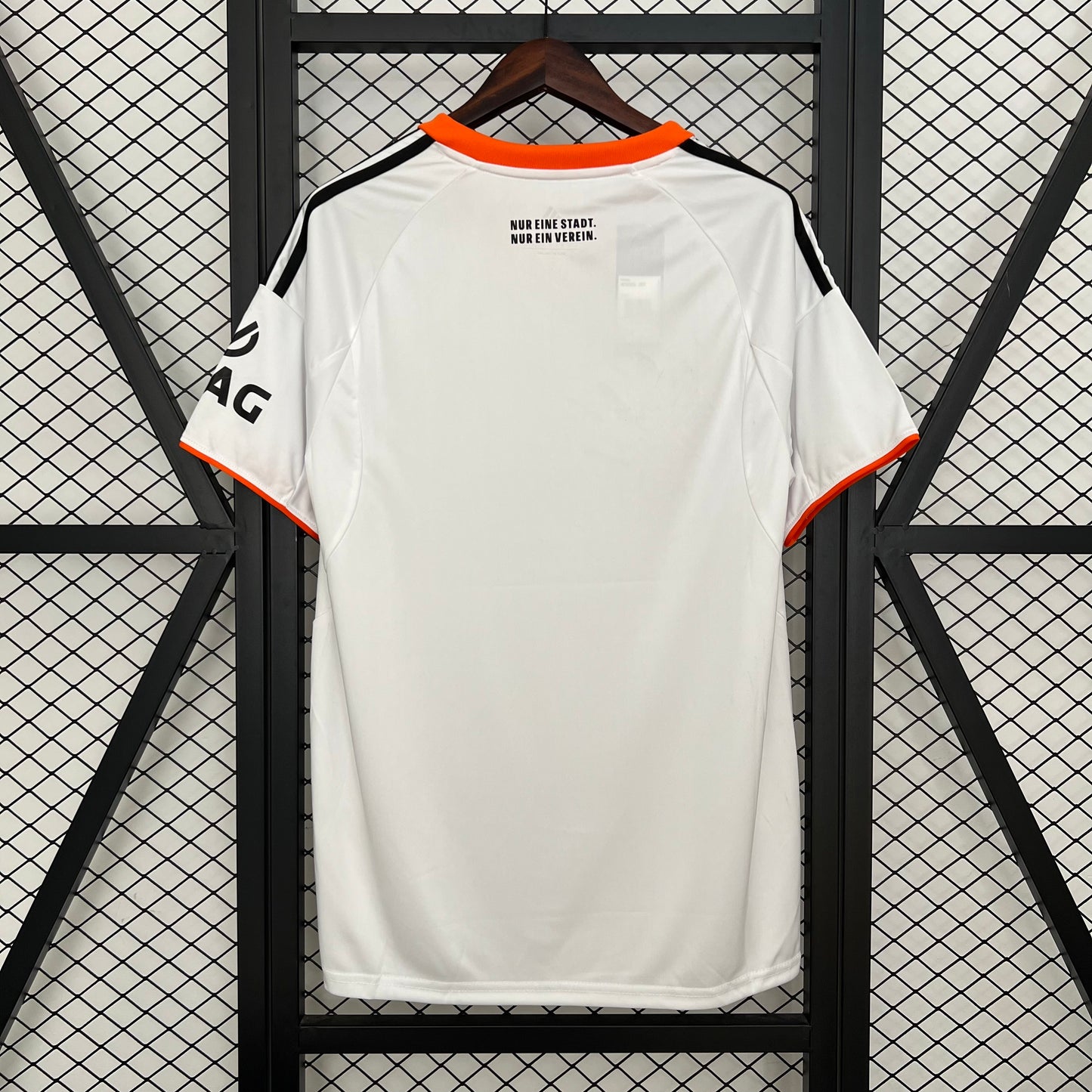 25/26 Frankfurt Home