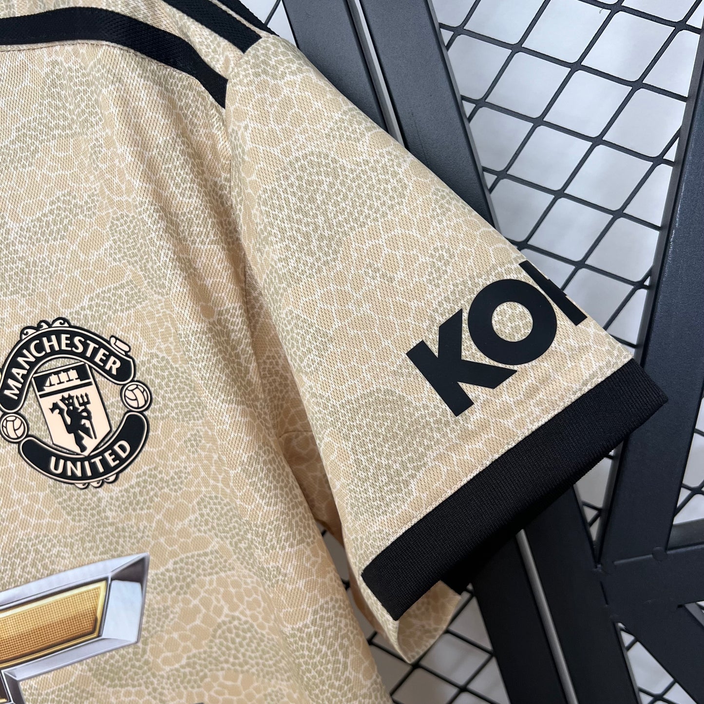 Retro M-U 19/20 Away