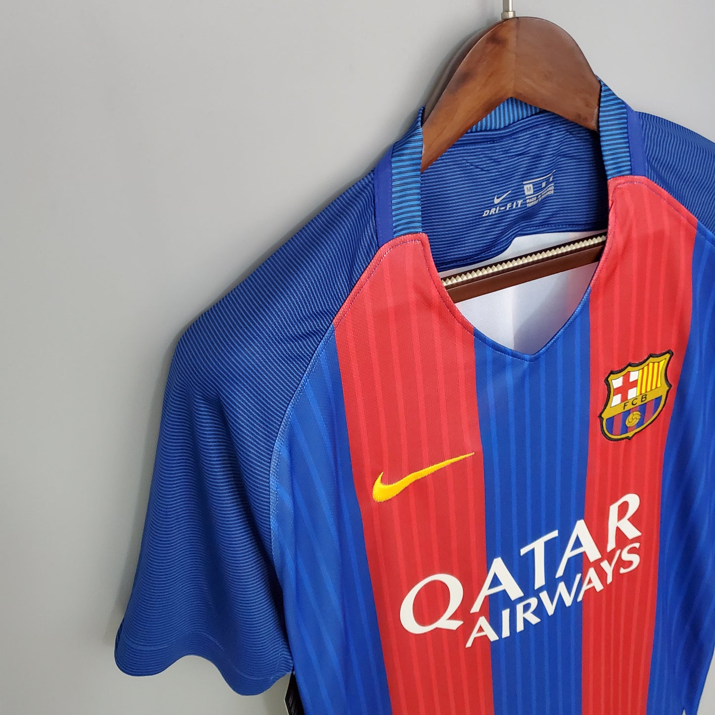 Retro 16/17 Barcelona Home