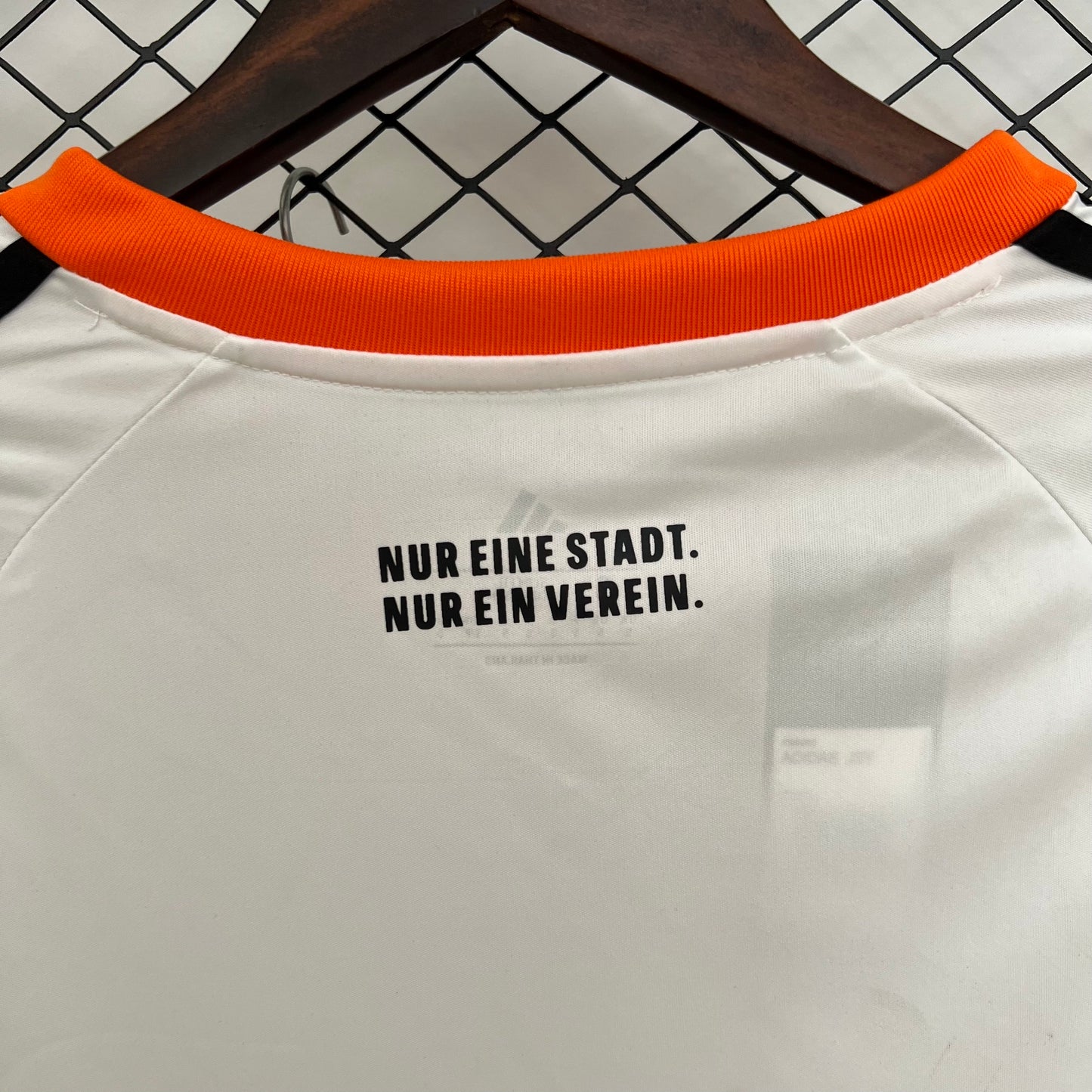 25/26 Frankfurt Home