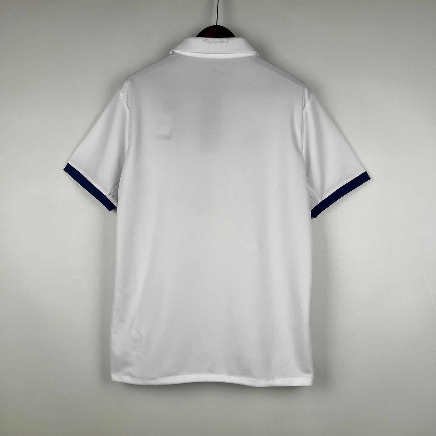 Retro 16/17 Real Madrid Home