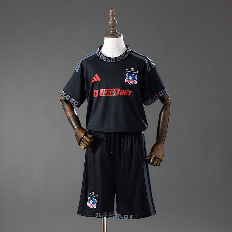 Colo Colo 26/27 Away Kids Kit Size 16-28 (front)