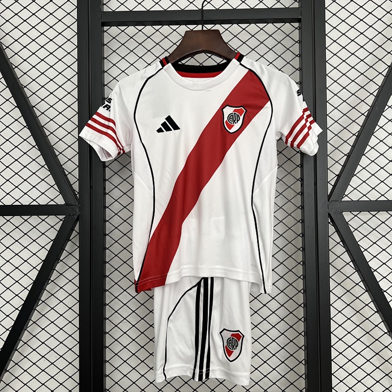25/26 Kids River Plate Home Size: 16-28 (front)
