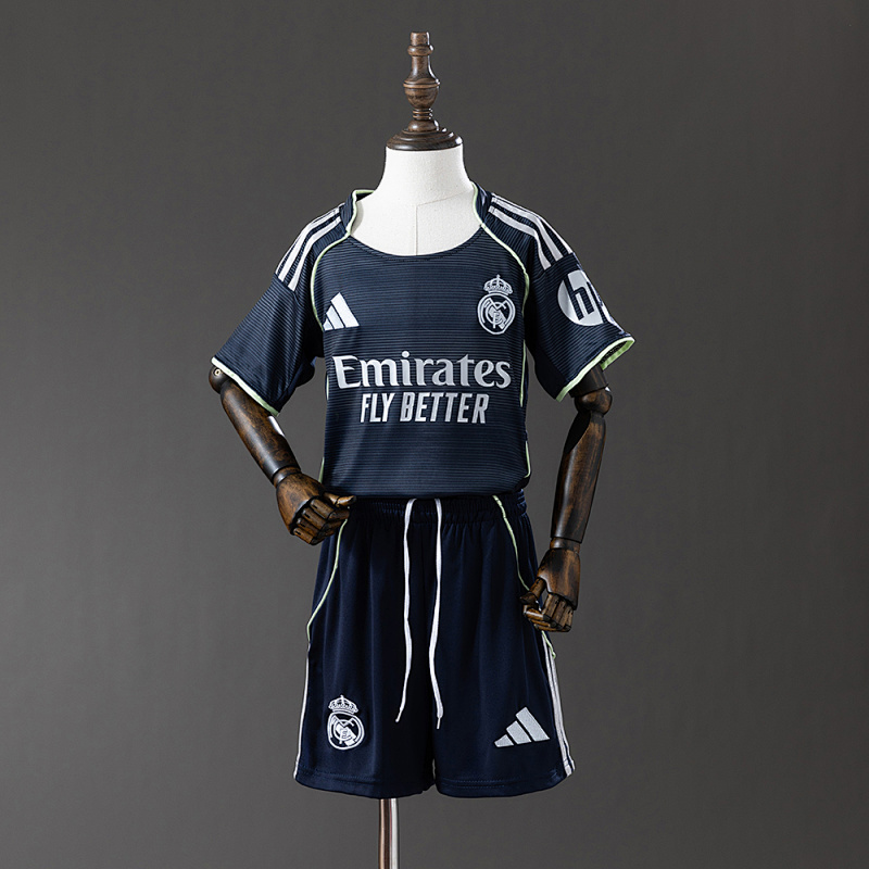 Real Madrid 2/526 Away kids kit Jersey SIZE 16-28 (front)