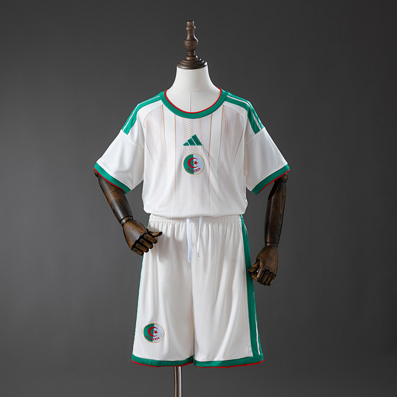 Algeria 2026 Home Kids Kit Jerseys Size 16-28 (front)