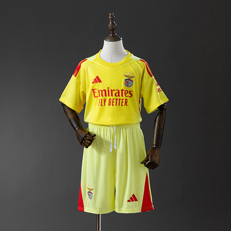 25/26 Kids Benfica goalkeeper Size: 16-28 (front)