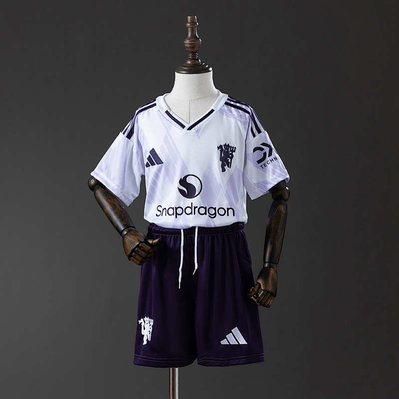 25/26 Kids M-U Away Size: 16-28 (front)