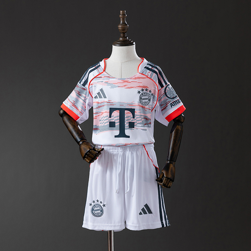 25/26 kids Bayern Munich Away size: 16-28 (front)