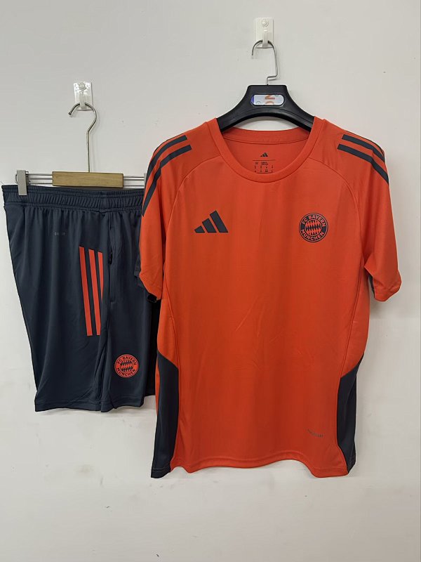 25/26 Bayern Munich training suit orange S-3XL (front)