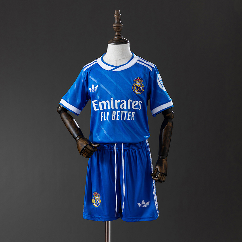 Real Madrid 2/526 Third away kids kit Jersey SIZE 16-28 (front)